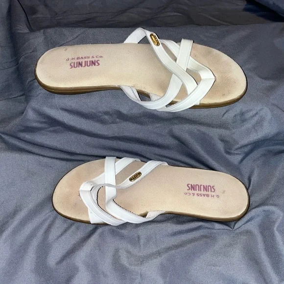 G.H. Bass & Co. Women's White Slide Sandals - Picture 2 of 5